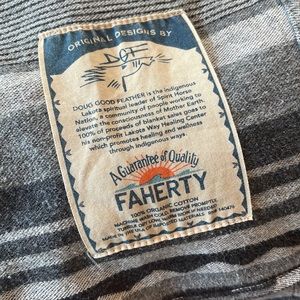 Faherty Adirondack Blanket - gently used condition